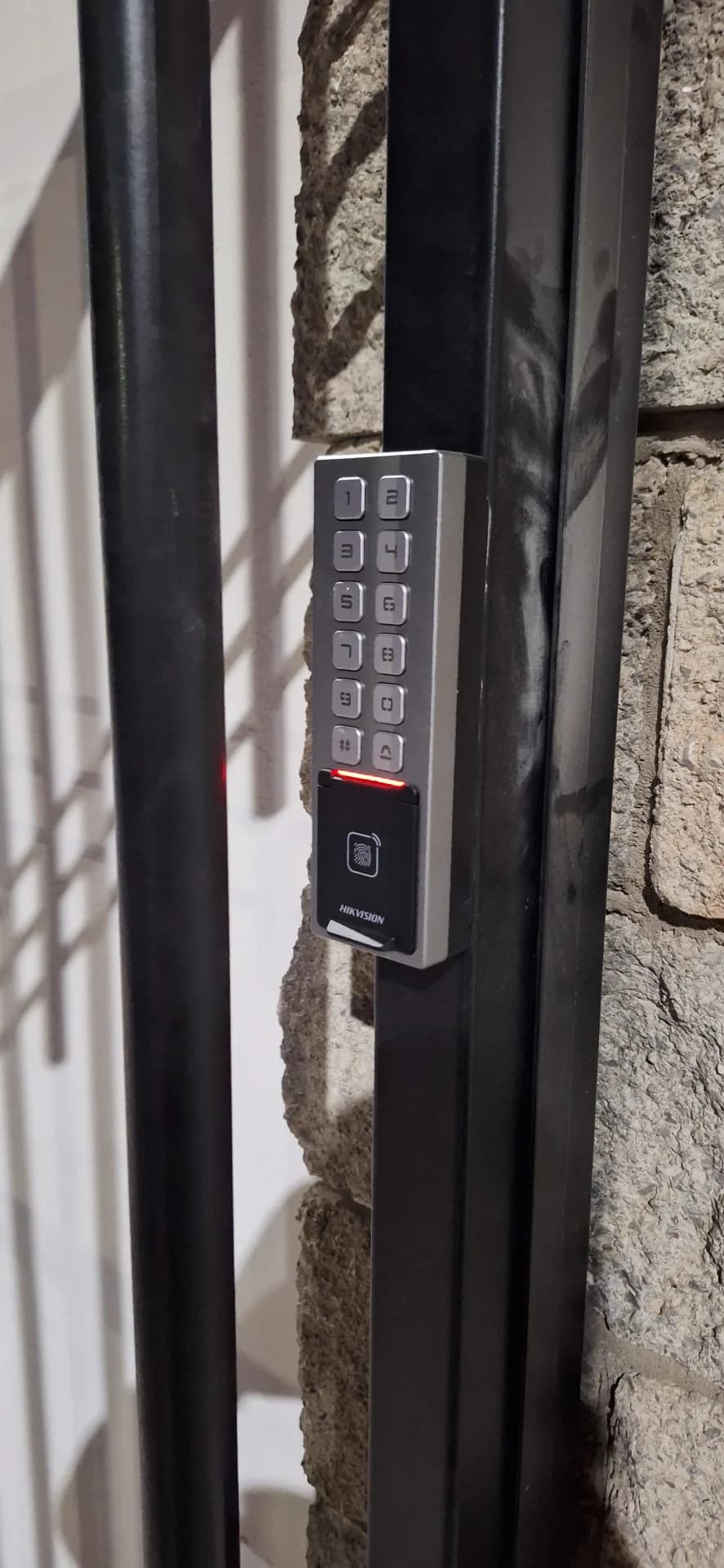 Módulo de acceso peatonal HikVision